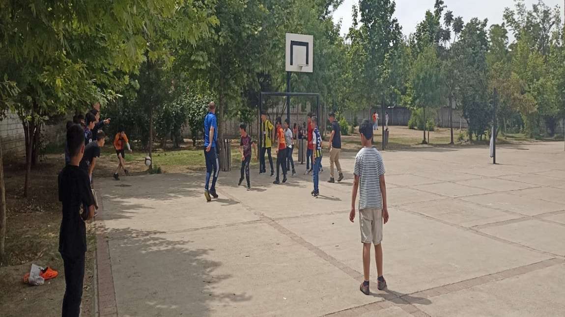 OKULUMUZDA GELENEKSEL SINIFLAR ARASI FUTBOL TURNUVASI HEYECANI BAŞLADI